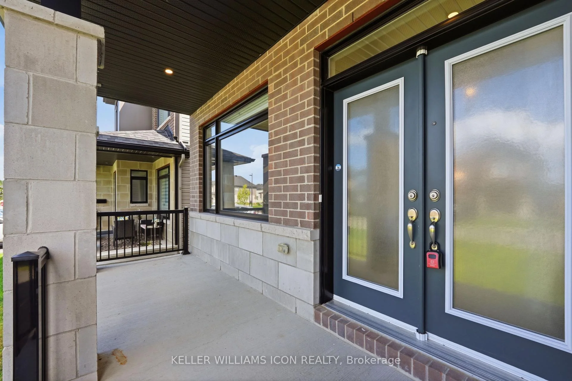 Photo 3 of 702 Rosales Ridge, Ottawa, Leitrim — HOMEH
