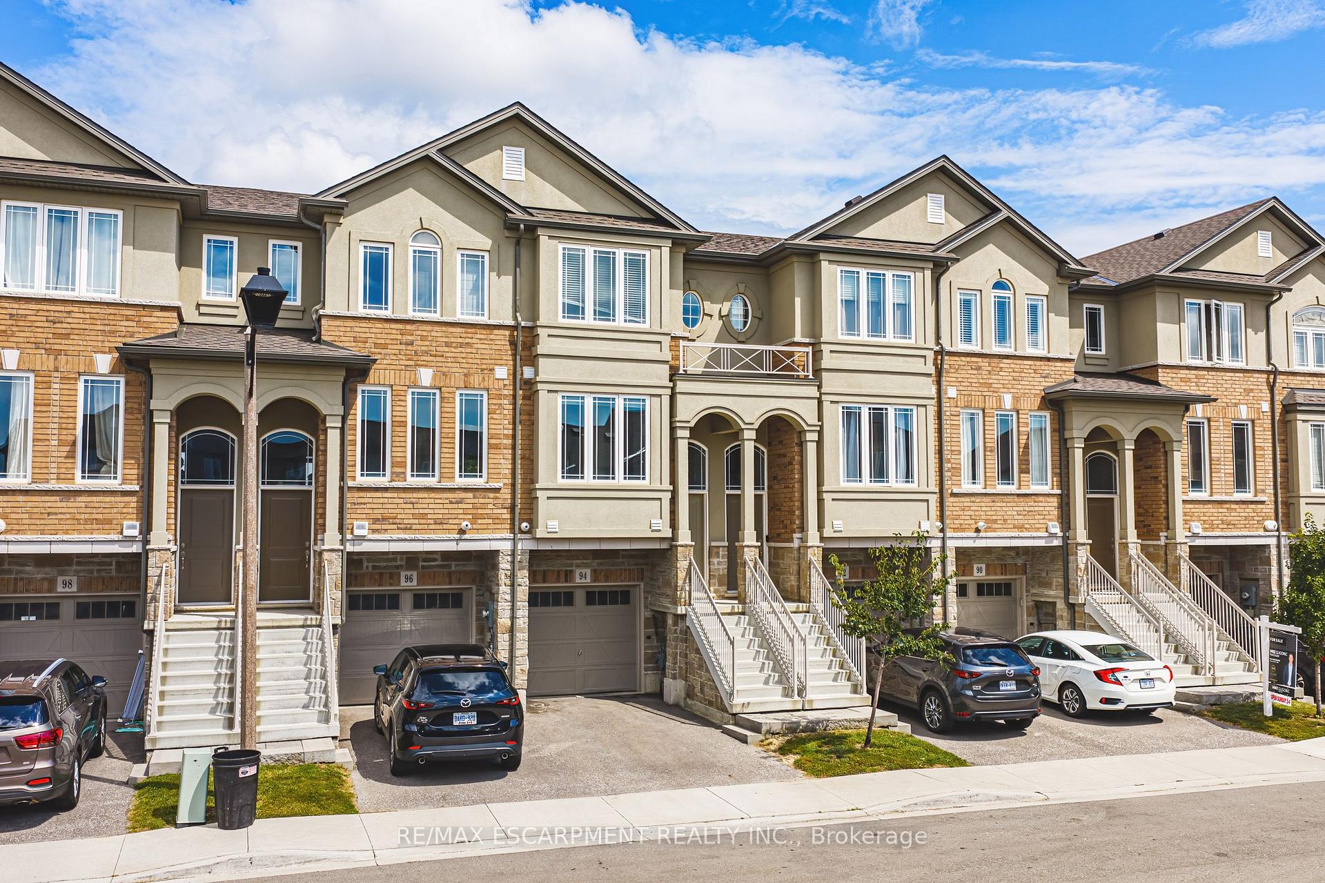 Front of 94 Laguna Village Crescent