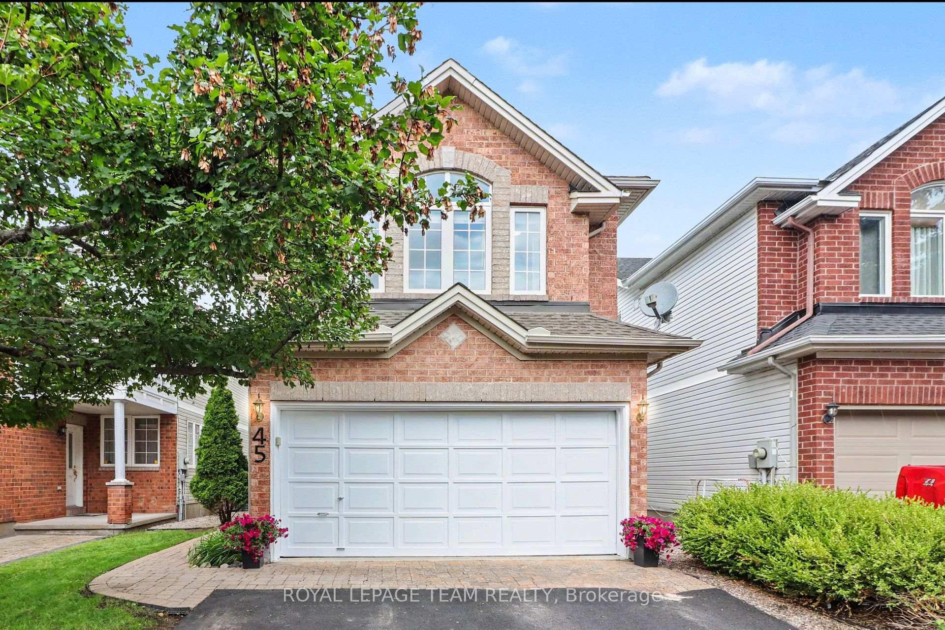 Photo 2 of 45 Coleridge Street, Ottawa, Central Park — HOMEH