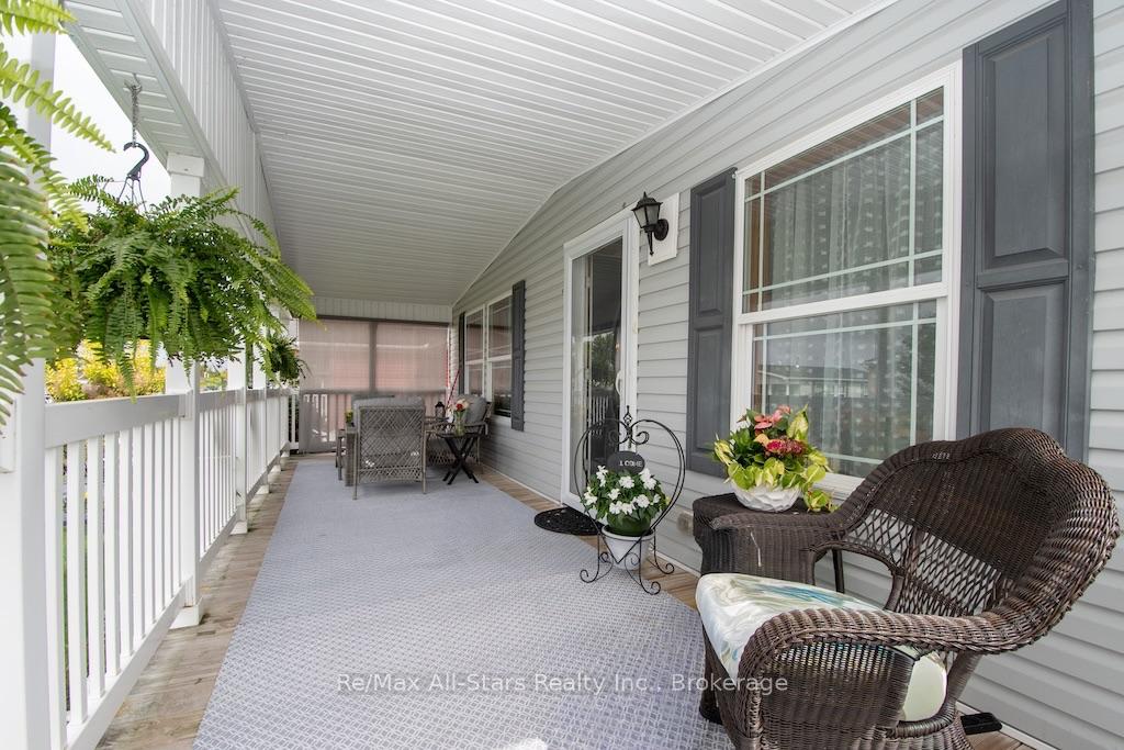 Photo 5 of 51 Creekside Circle, Kawartha Lakes, Verulam — HOMEH