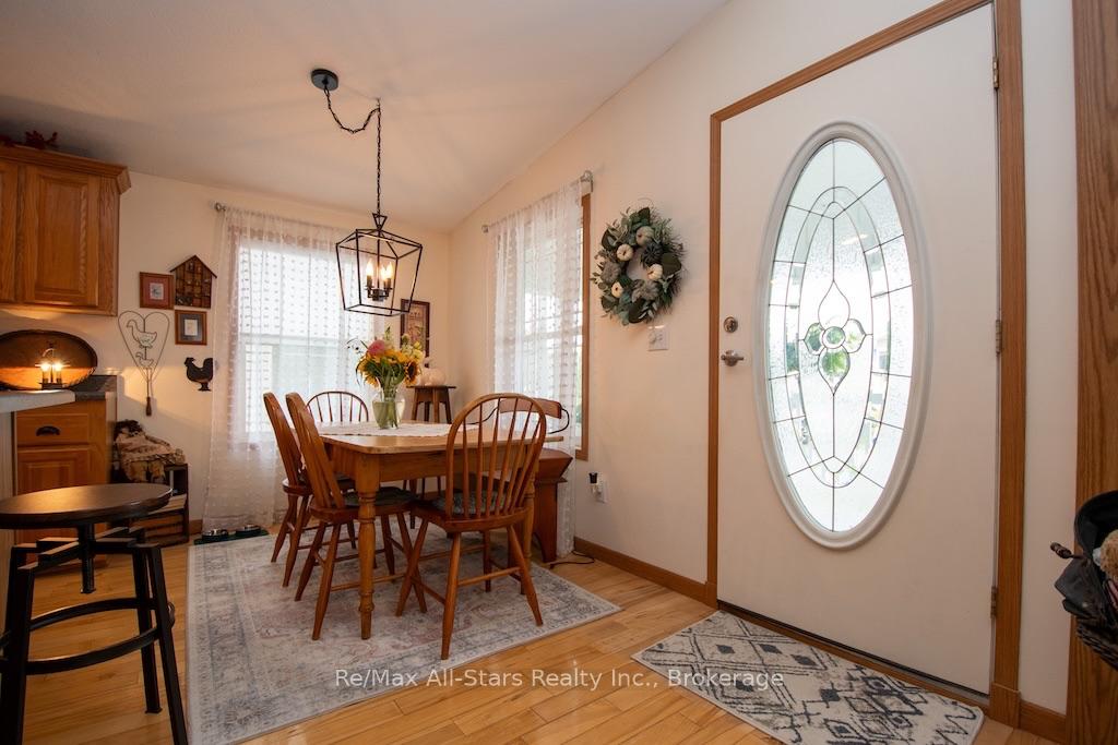Photo 8 of 51 Creekside Circle, Kawartha Lakes, Verulam — HOMEH