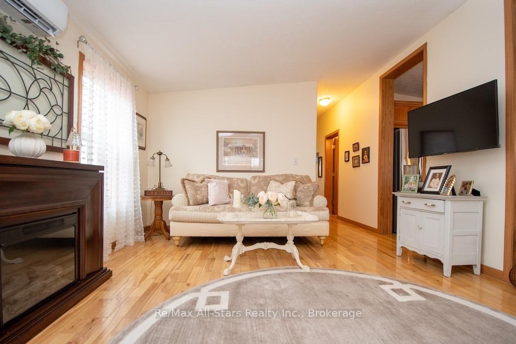 Photo 15 of 51 Creekside Circle, Kawartha Lakes, Verulam — HOMEH