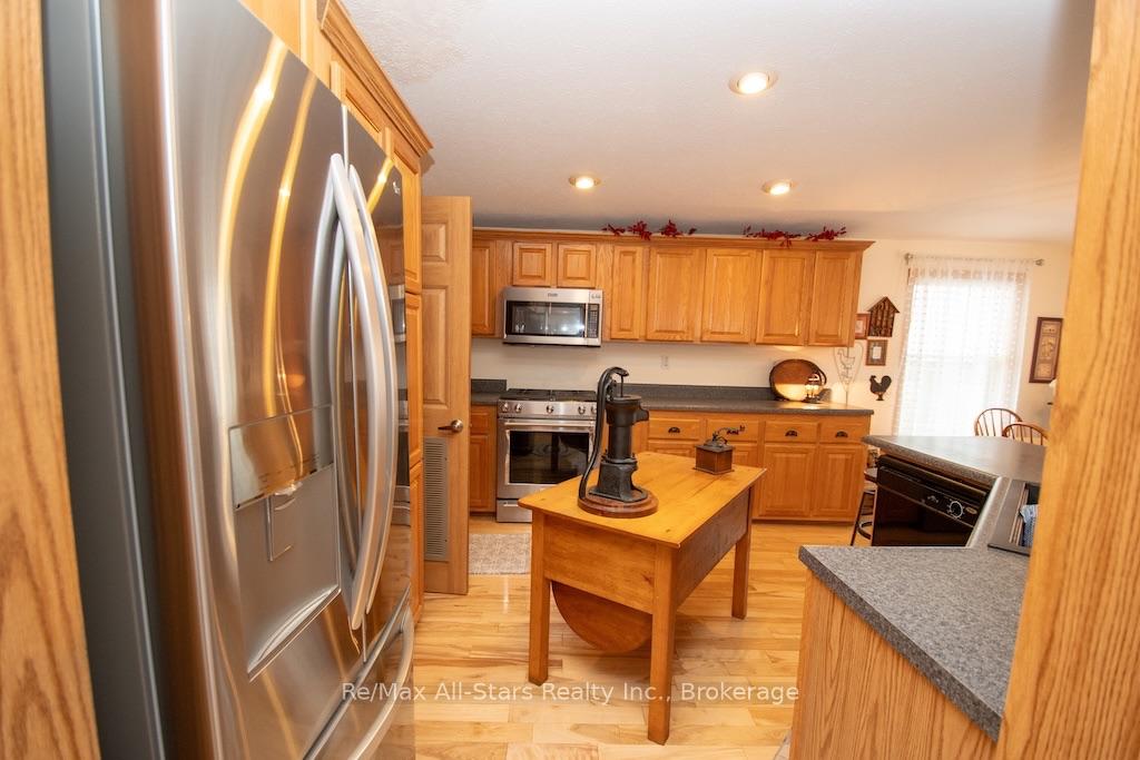 Photo 22 of 51 Creekside Circle, Kawartha Lakes, Verulam — HOMEH