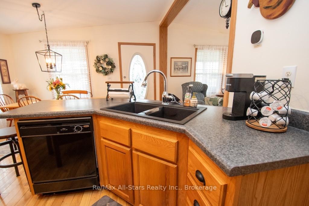 Photo 23 of 51 Creekside Circle, Kawartha Lakes, Verulam — HOMEH