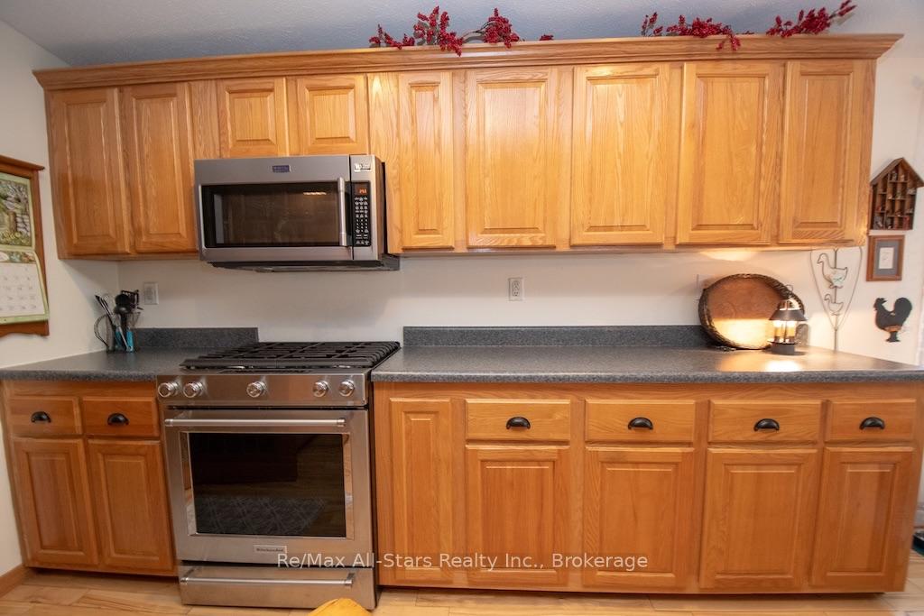 Photo 25 of 51 Creekside Circle, Kawartha Lakes, Verulam — HOMEH