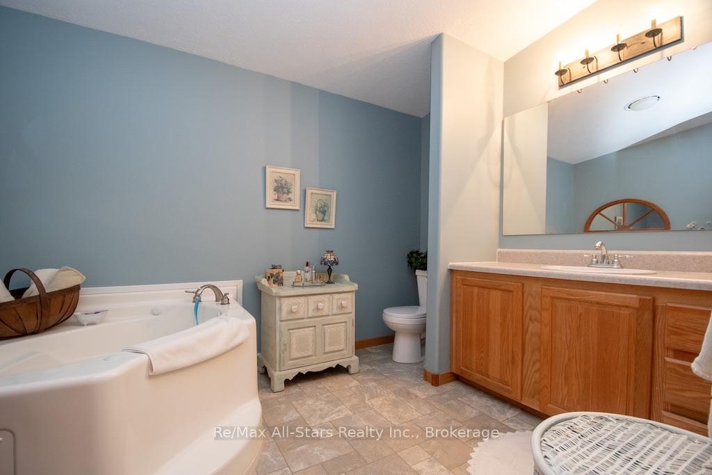 Photo 29 of 51 Creekside Circle, Kawartha Lakes, Verulam — HOMEH