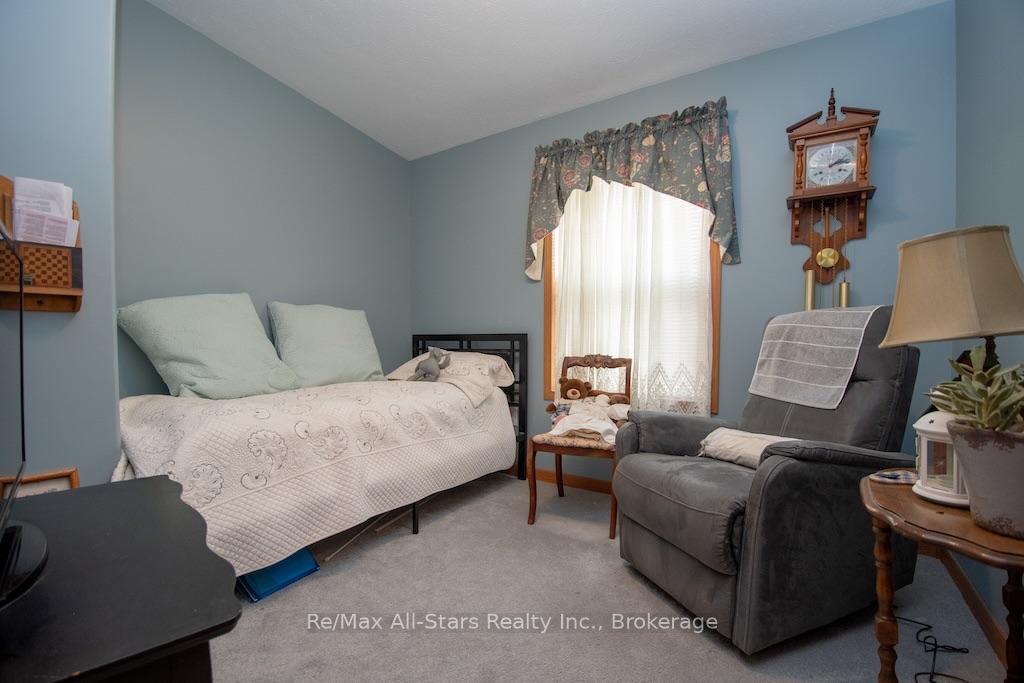 Photo 33 of 51 Creekside Circle, Kawartha Lakes, Verulam — HOMEH