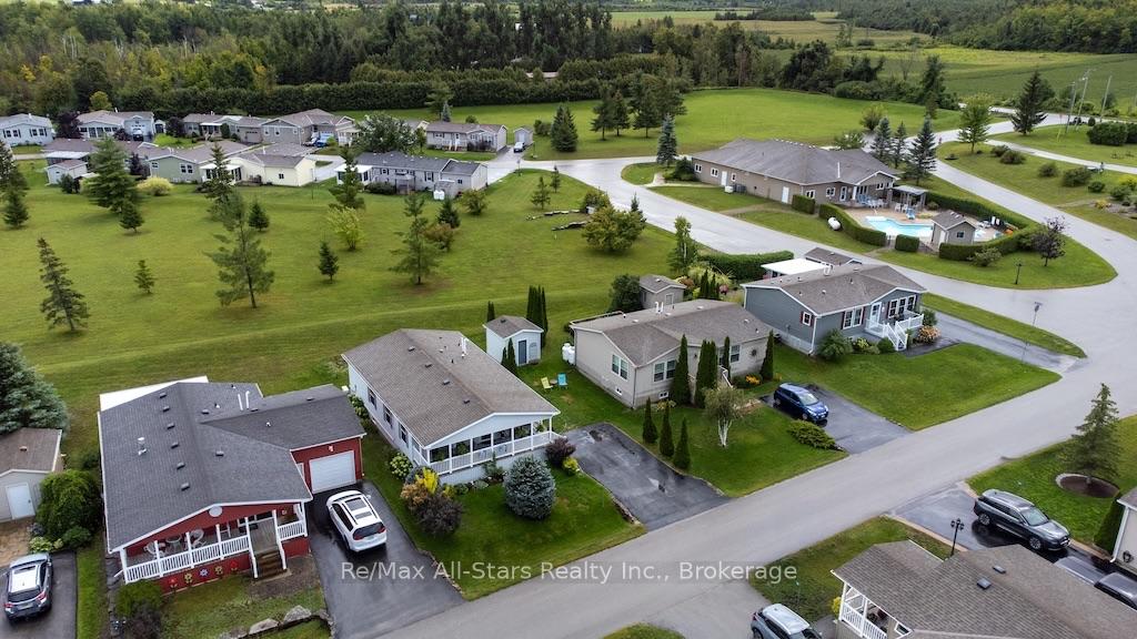Photo 36 of 51 Creekside Circle, Kawartha Lakes, Verulam — HOMEH