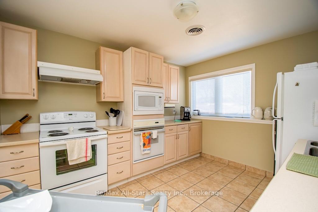 Photo 44 of 51 Creekside Circle, Kawartha Lakes, Verulam — HOMEH