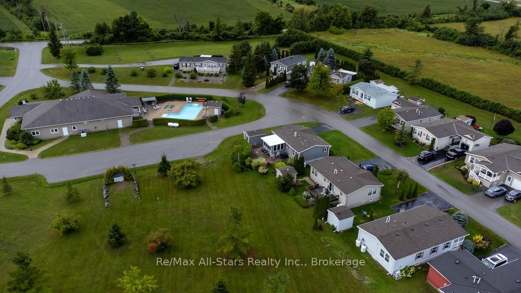 Photo 48 of 51 Creekside Circle, Kawartha Lakes, Verulam — HOMEH