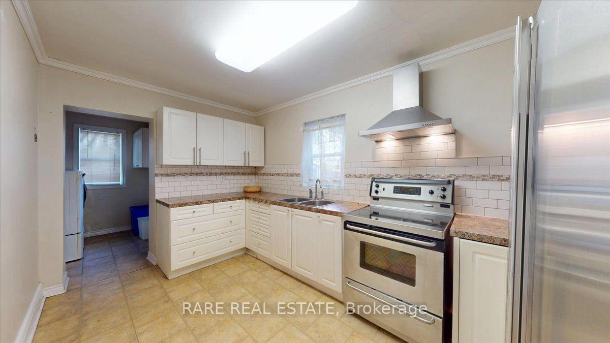 Photo 2 of Unit 1, 8 Balsam Avenue N, Hamilton, Stipley — HOMEH