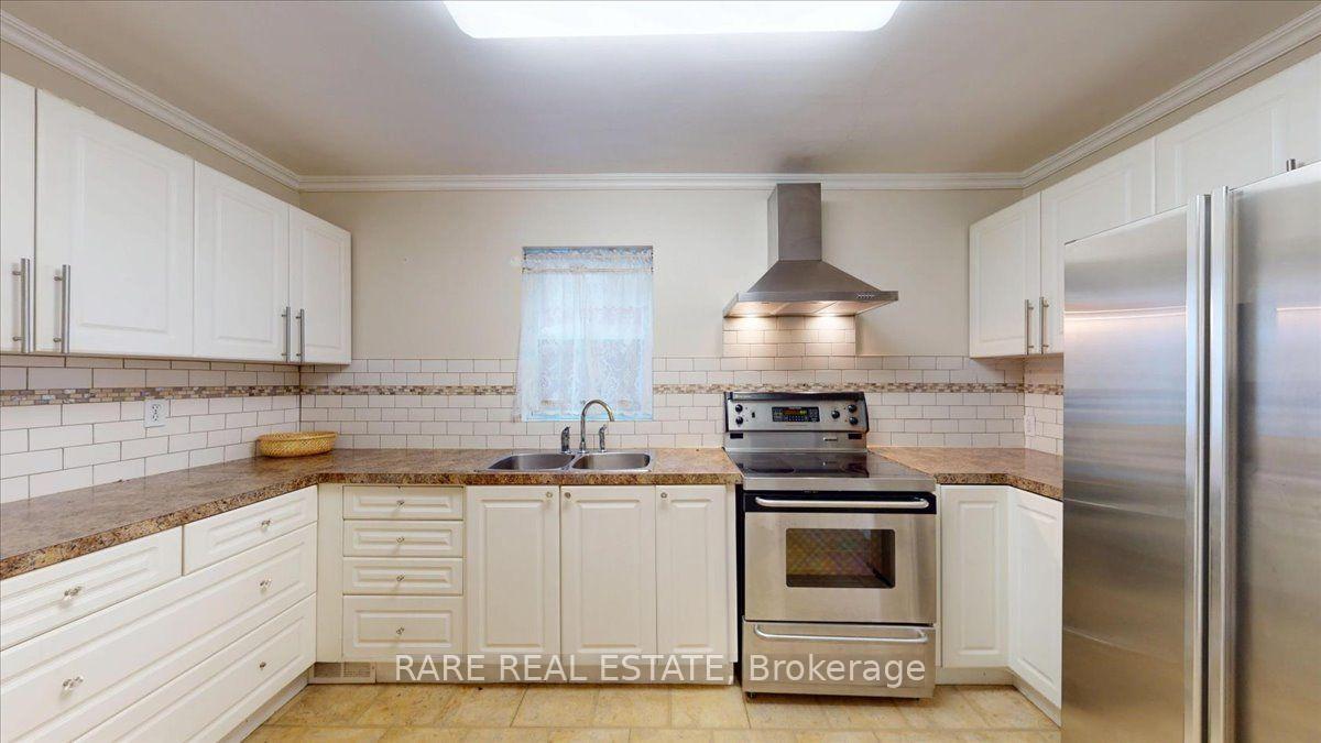 Photo 3 of Unit 1, 8 Balsam Avenue N, Hamilton, Stipley — HOMEH