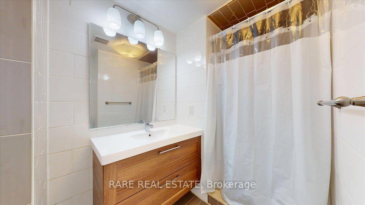 Photo 11 of Unit 1, 8 Balsam Avenue N, Hamilton, Stipley — HOMEH