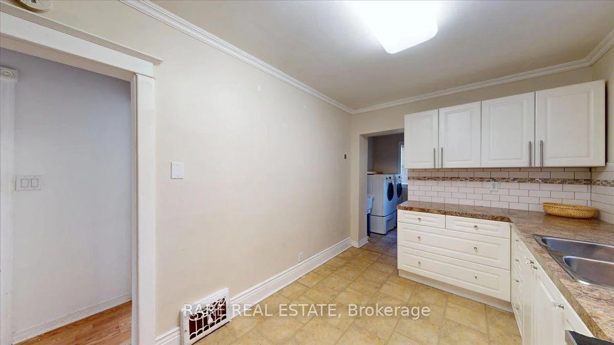 Photo 17 of Unit 1, 8 Balsam Avenue N, Hamilton, Stipley — HOMEH