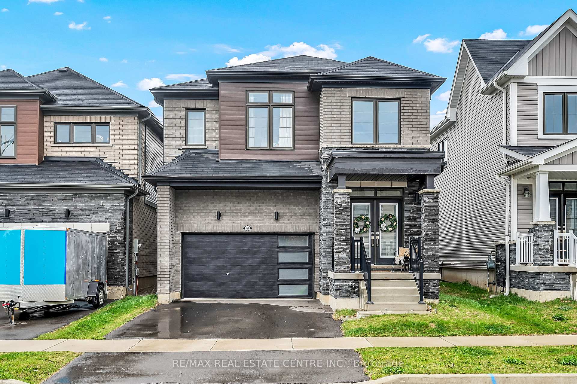 Photo 2 of 198 Whithorn Crescent, Haldimand — HOMEH