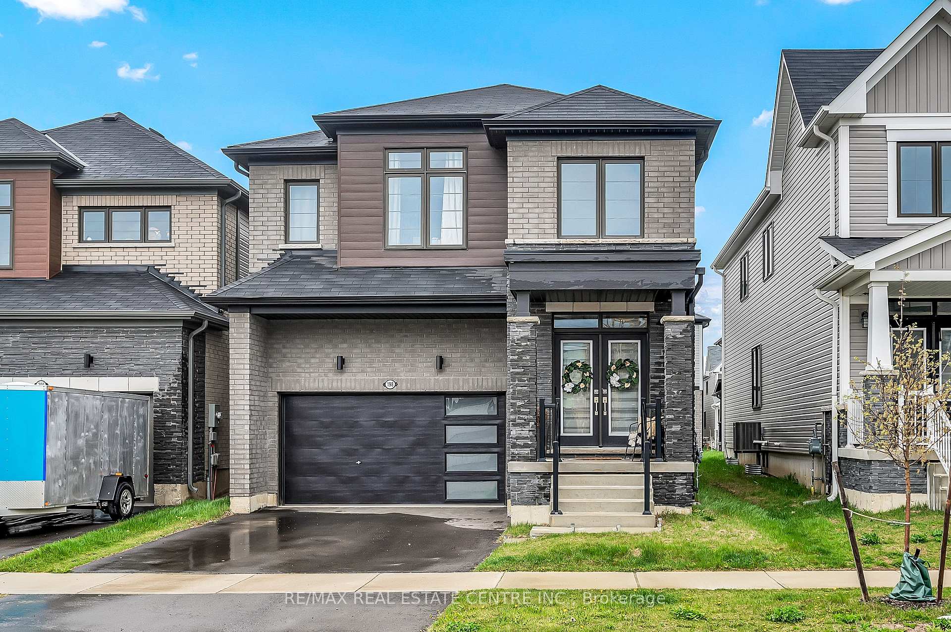 Photo 3 of 198 Whithorn Crescent, Haldimand — HOMEH