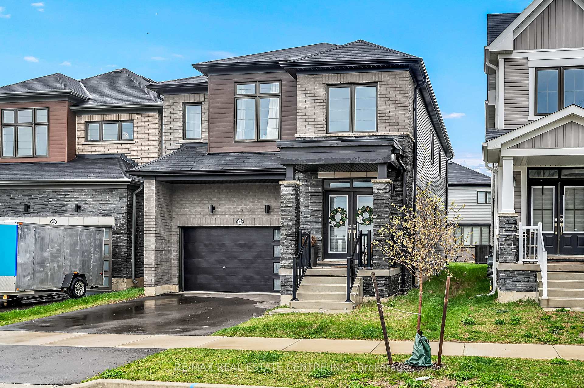 Photo 4 of 198 Whithorn Crescent, Haldimand — HOMEH