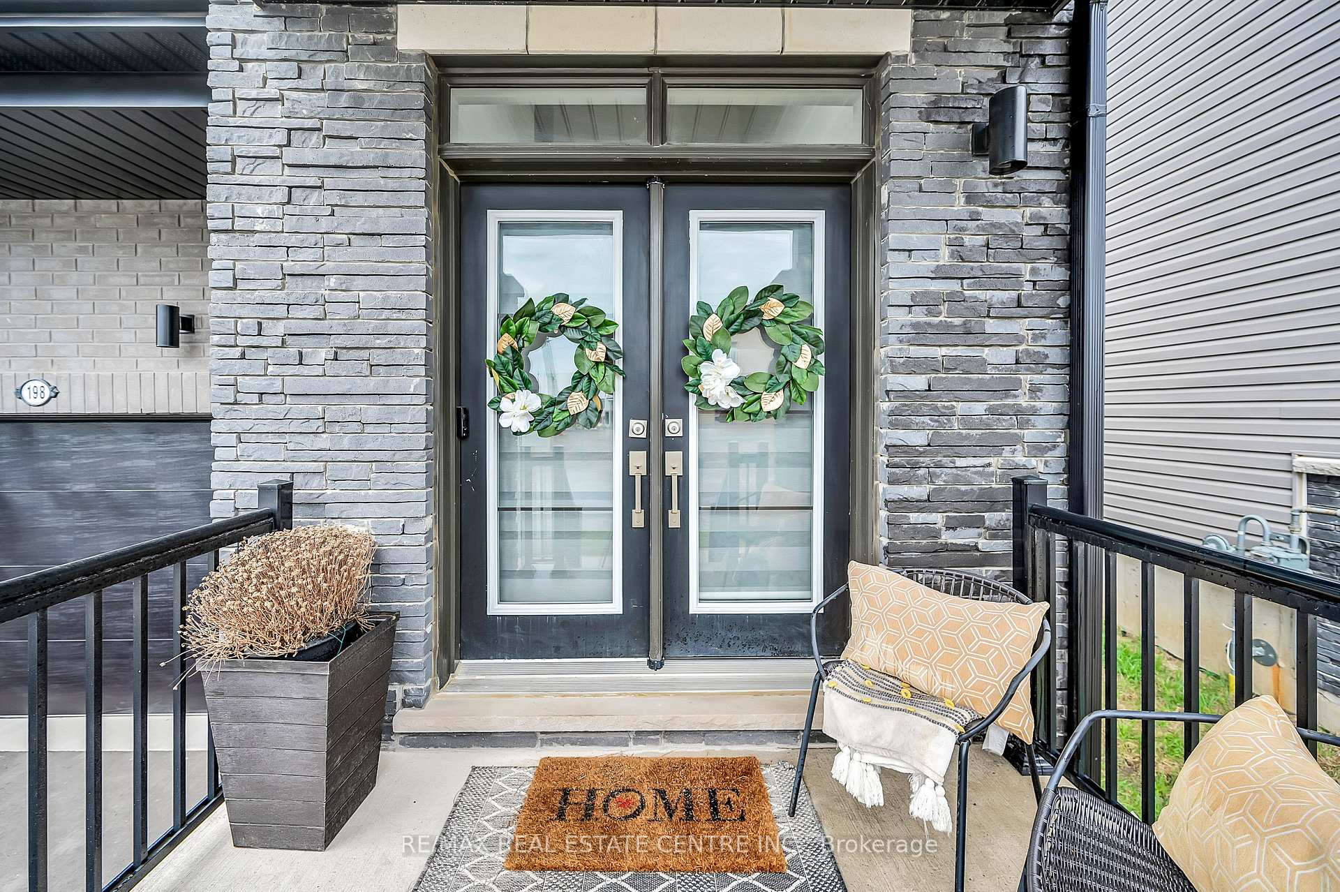 Photo 5 of 198 Whithorn Crescent, Haldimand — HOMEH