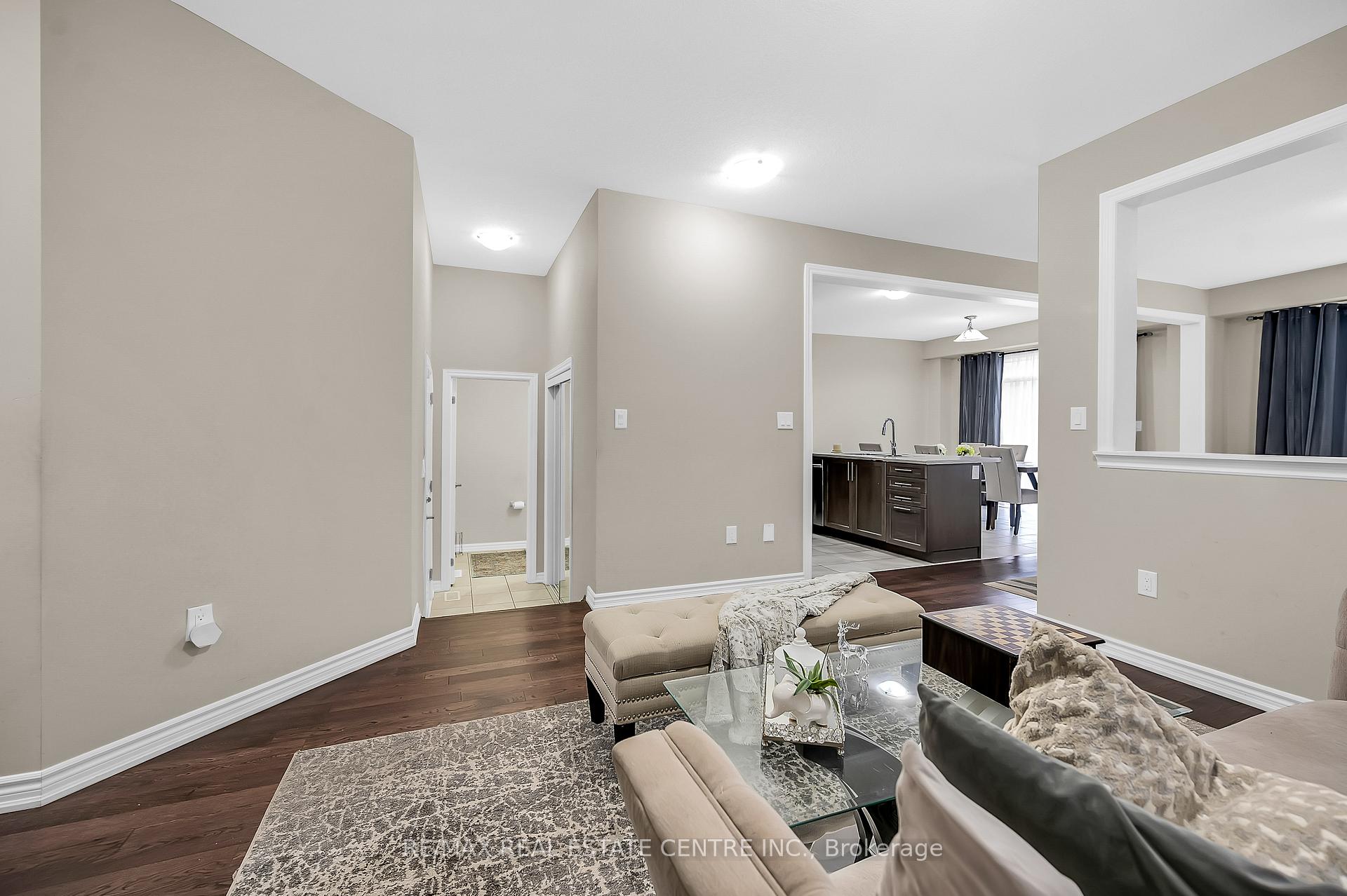 Photo 11 of 198 Whithorn Crescent, Haldimand — HOMEH