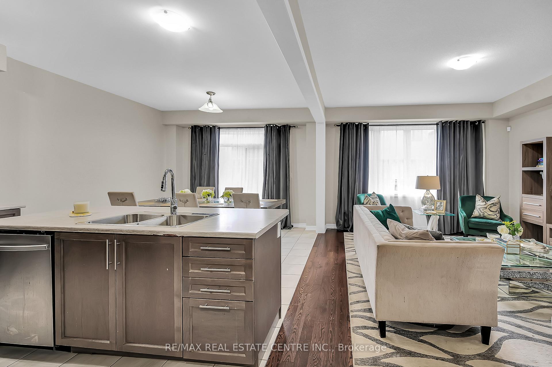Photo 12 of 198 Whithorn Crescent, Haldimand — HOMEH