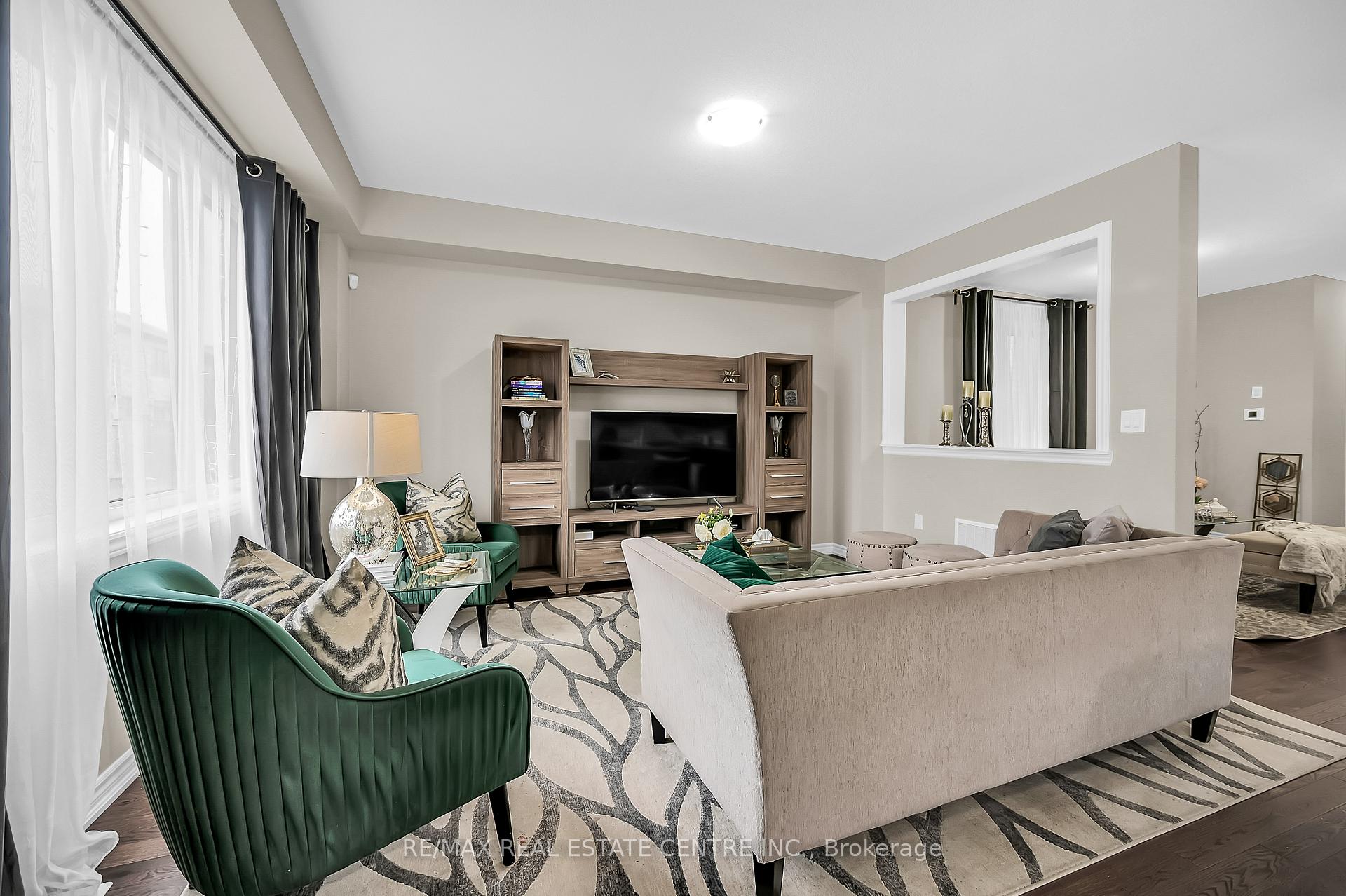 Photo 14 of 198 Whithorn Crescent, Haldimand — HOMEH