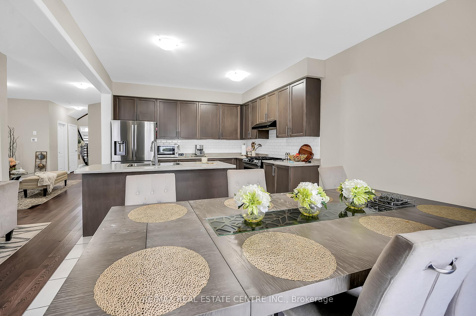 Photo 19 of 198 Whithorn Crescent, Haldimand — HOMEH