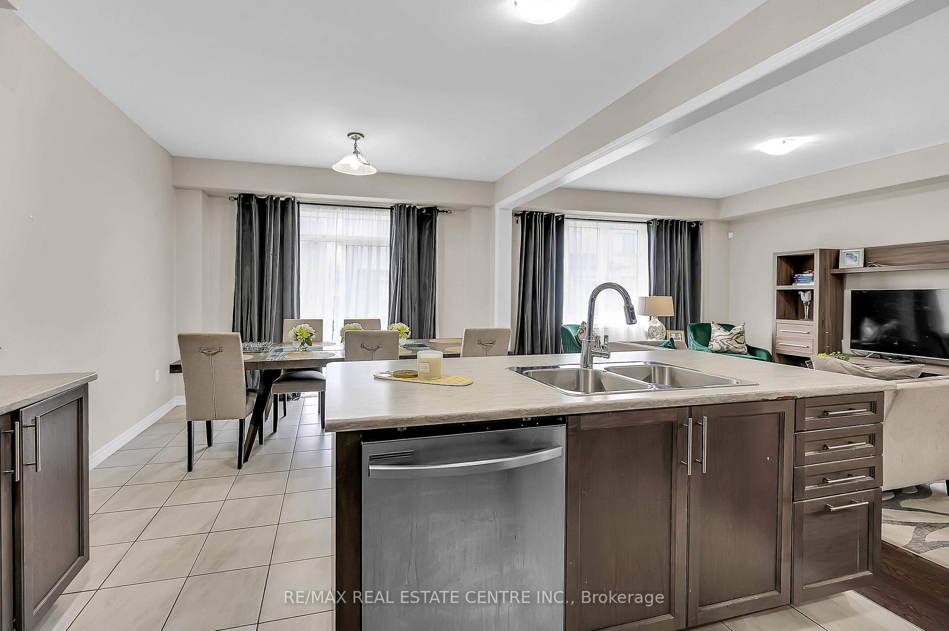 Photo 22 of 198 Whithorn Crescent, Haldimand — HOMEH