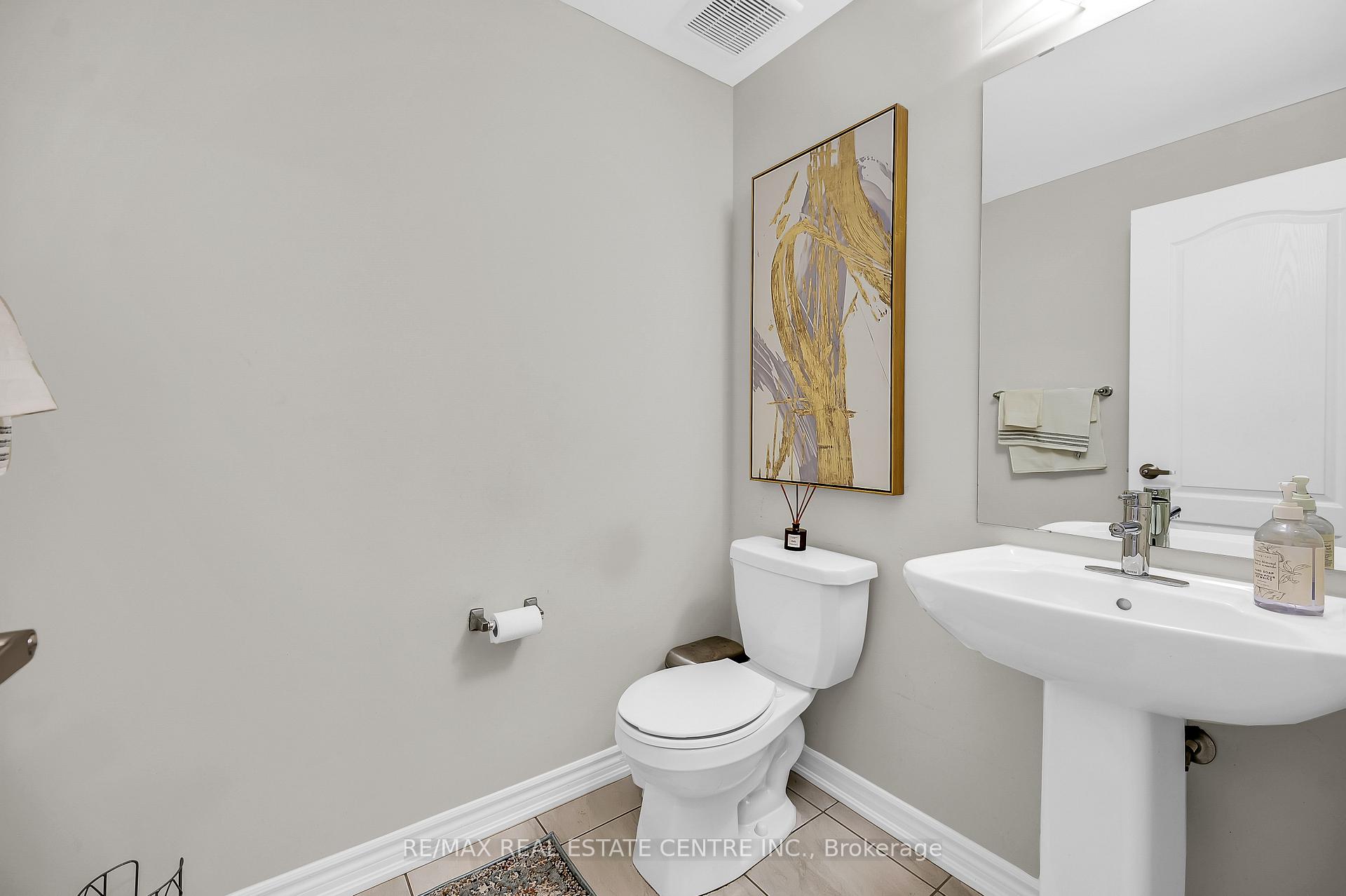 Photo 25 of 198 Whithorn Crescent, Haldimand — HOMEH