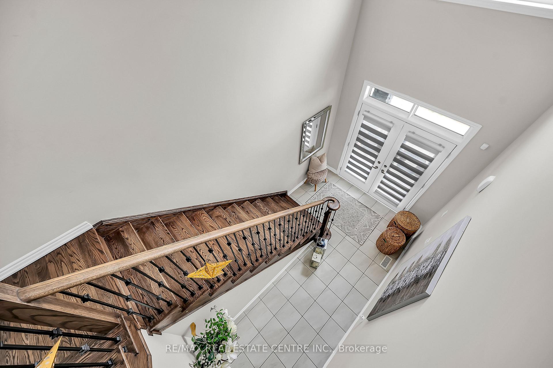 Photo 27 of 198 Whithorn Crescent, Haldimand — HOMEH