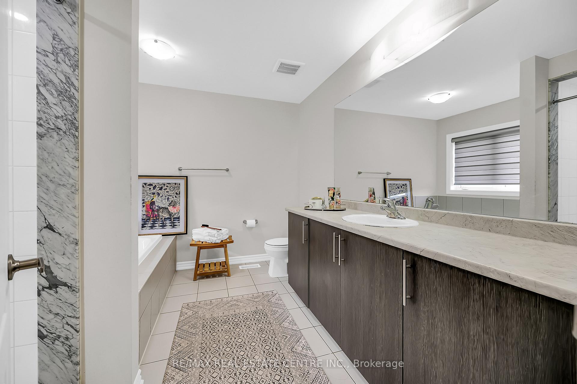 Photo 31 of 198 Whithorn Crescent, Haldimand — HOMEH
