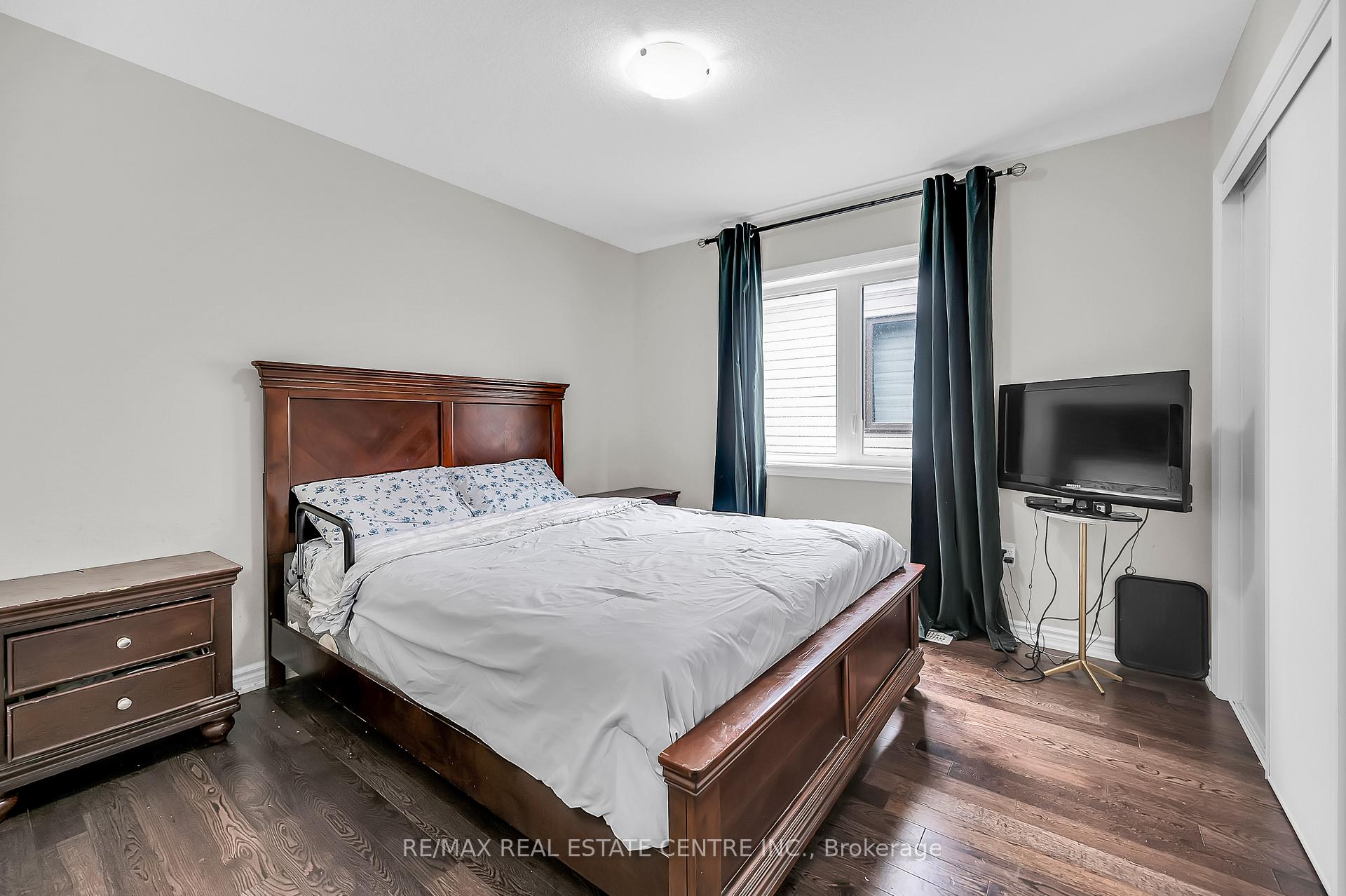 Photo 34 of 198 Whithorn Crescent, Haldimand — HOMEH