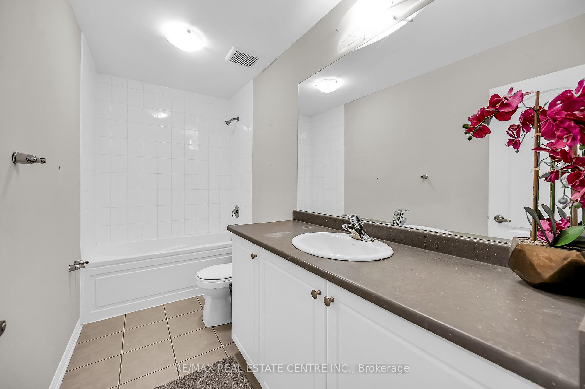 Photo 37 of 198 Whithorn Crescent, Haldimand — HOMEH