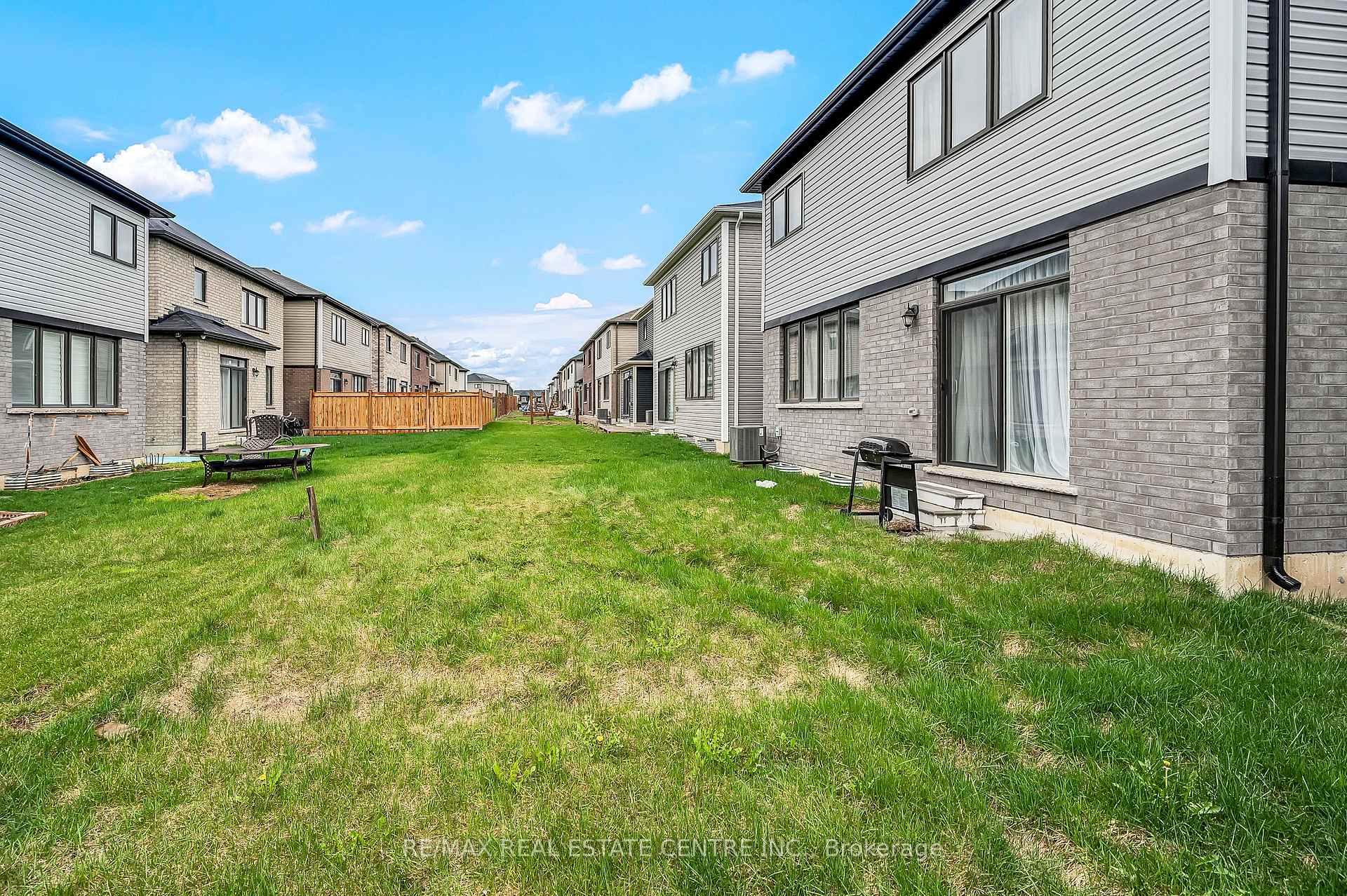 Photo 41 of 198 Whithorn Crescent, Haldimand — HOMEH