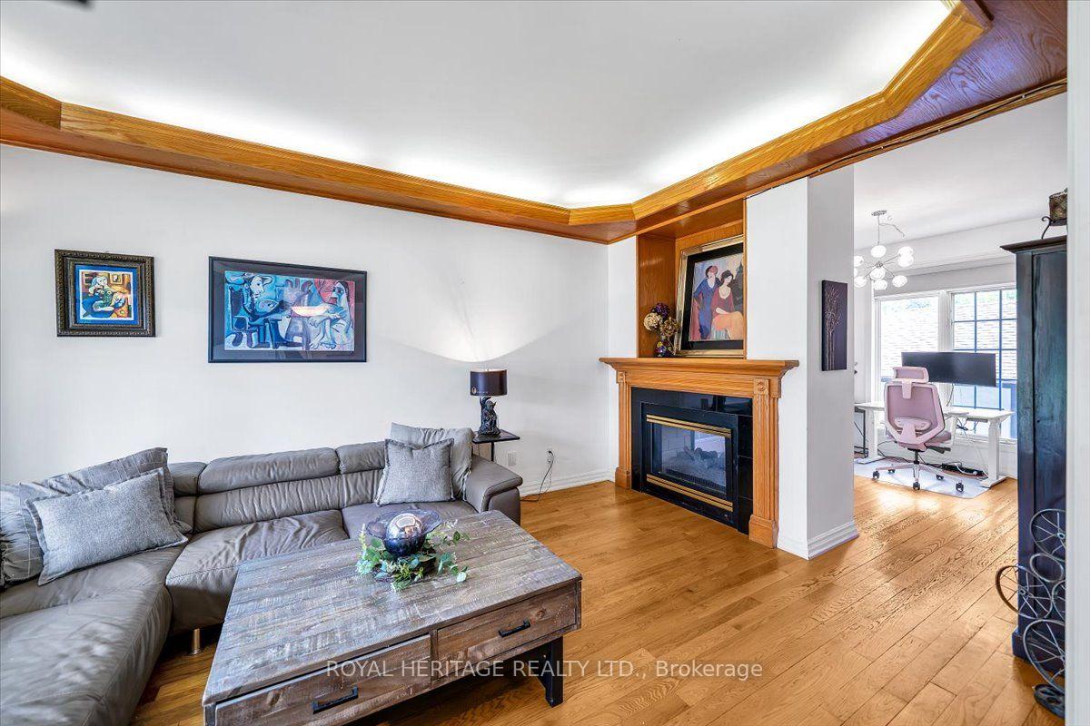 Photo 7 of 828 Wildflower Court, Oshawa, Centennial — HOMEH