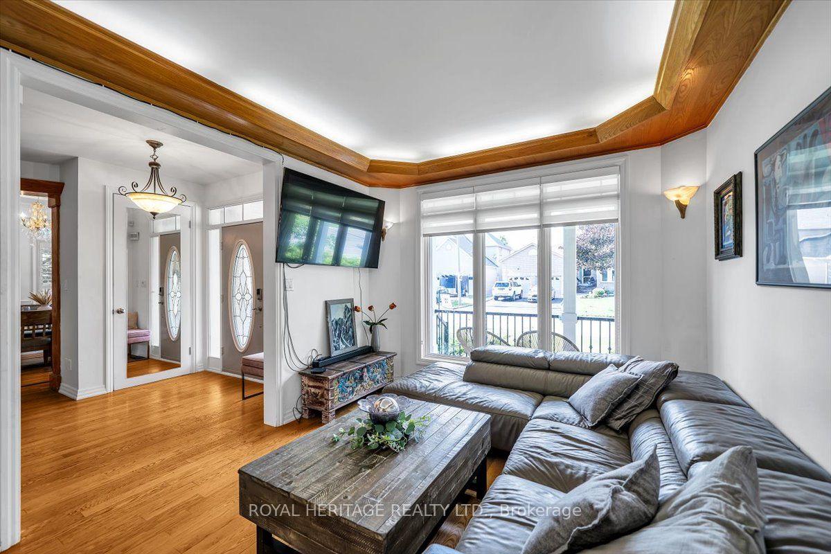 Photo 8 of 828 Wildflower Court, Oshawa, Centennial — HOMEH