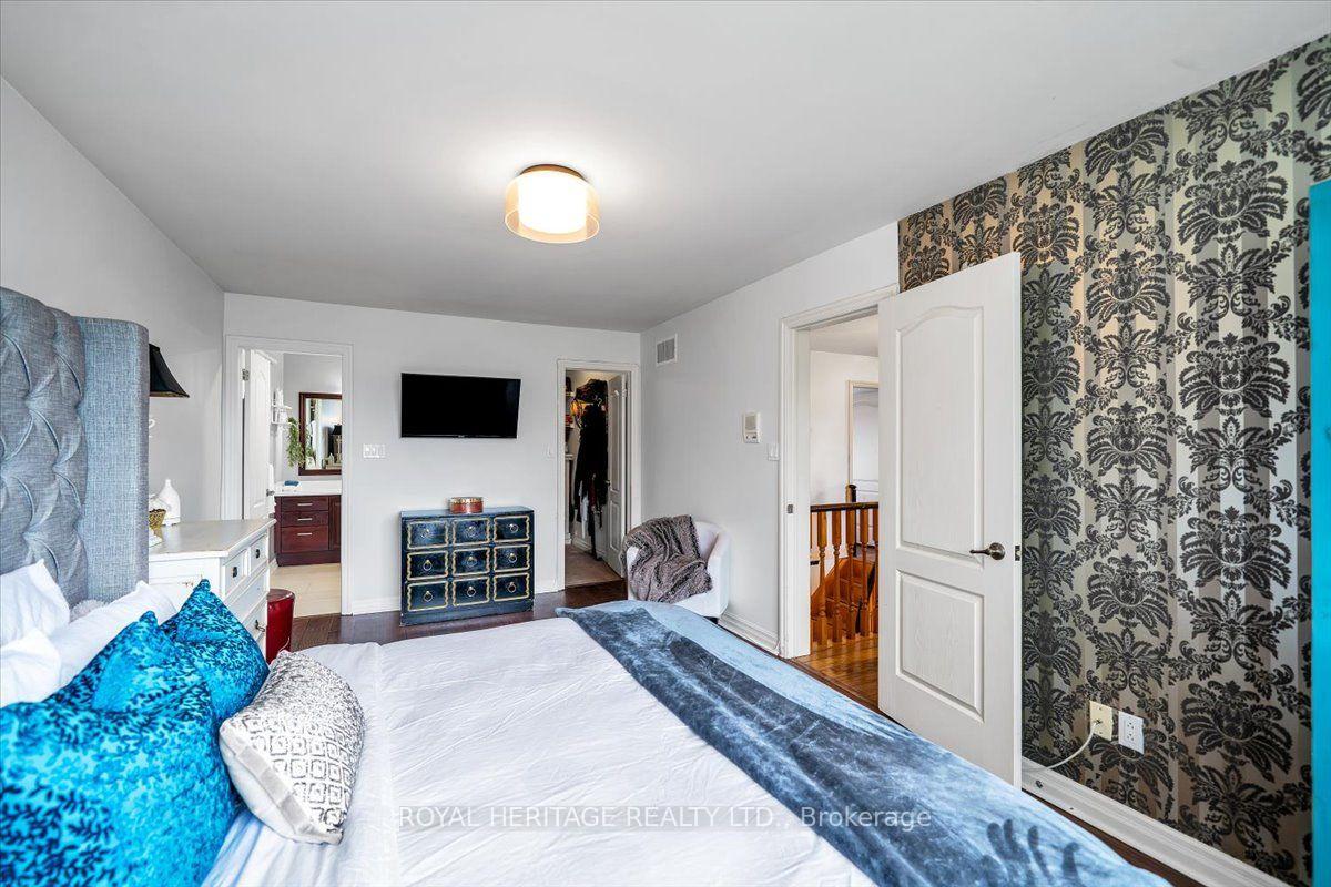 Photo 21 of 828 Wildflower Court, Oshawa, Centennial — HOMEH
