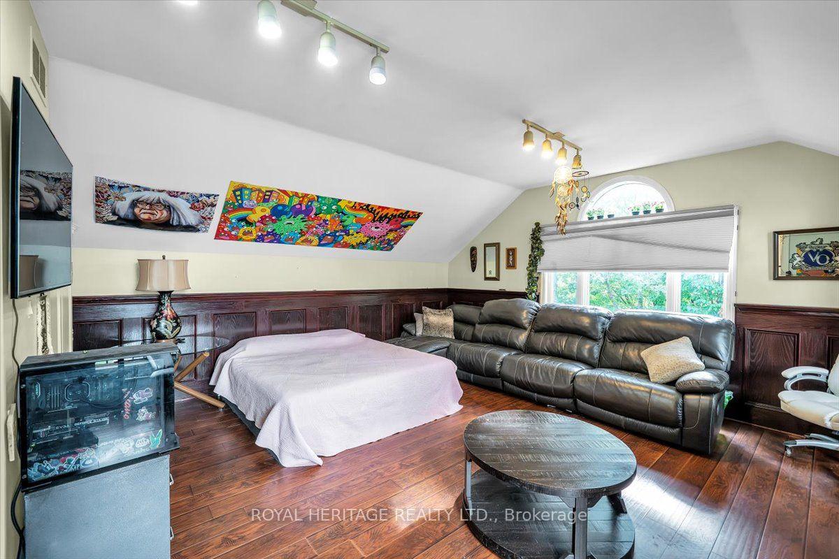 Photo 26 of 828 Wildflower Court, Oshawa, Centennial — HOMEH