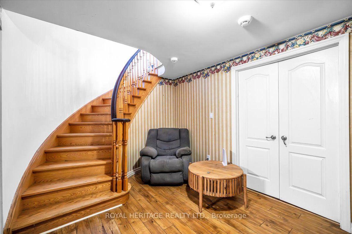 Photo 33 of 828 Wildflower Court, Oshawa, Centennial — HOMEH