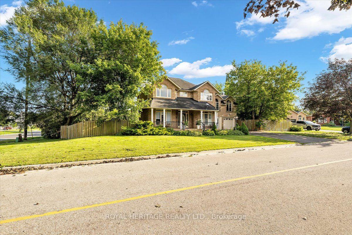 Photo 46 of 828 Wildflower Court, Oshawa, Centennial — HOMEH