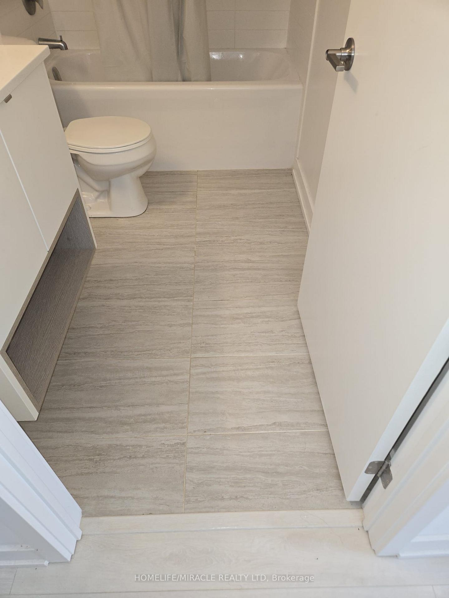 Photo 9 of Unit 307, 1139 Cooke Boulevard, Burlington, LaSalle — HOMEH