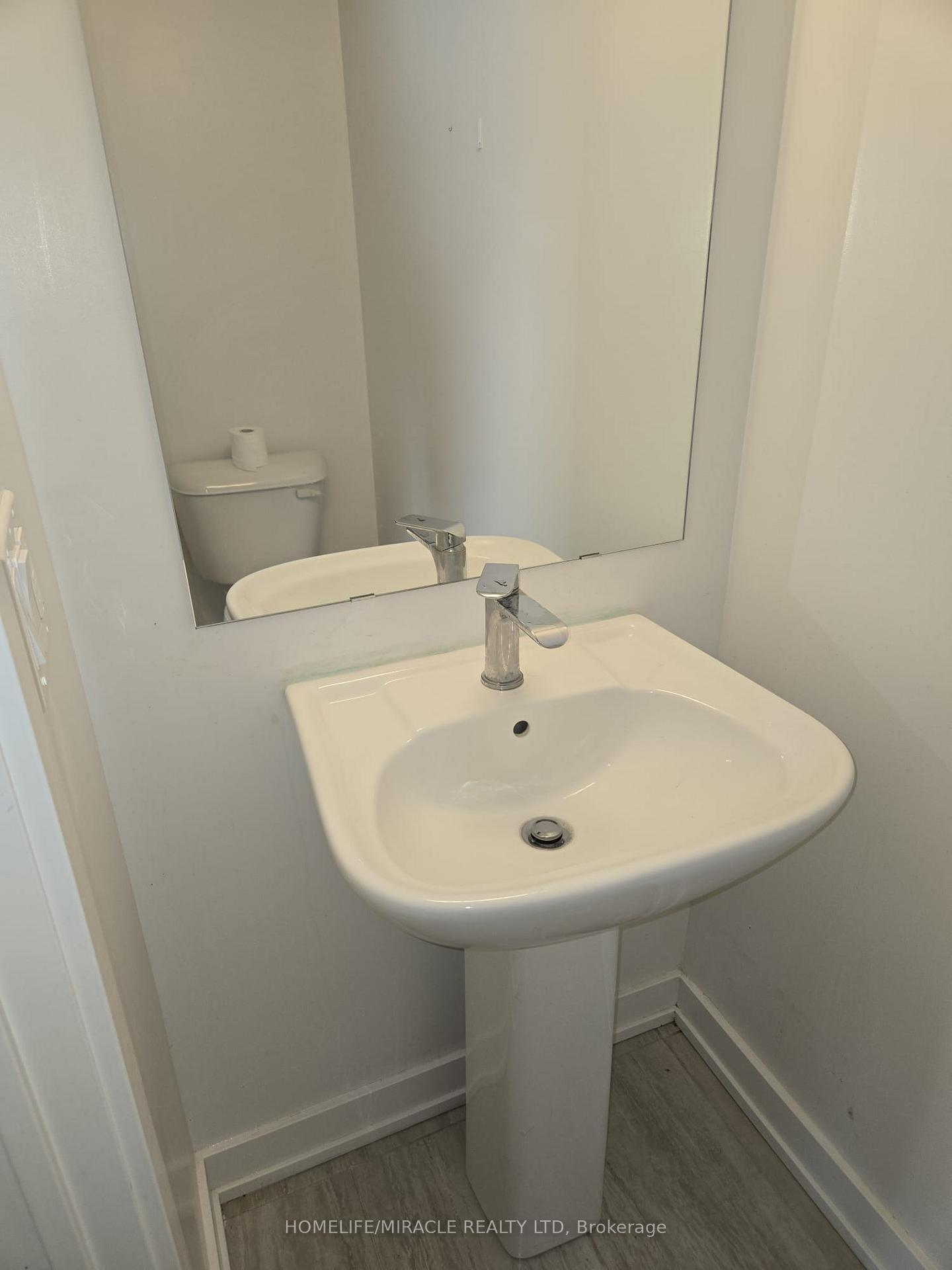 Photo 12 of Unit 307, 1139 Cooke Boulevard, Burlington, LaSalle — HOMEH