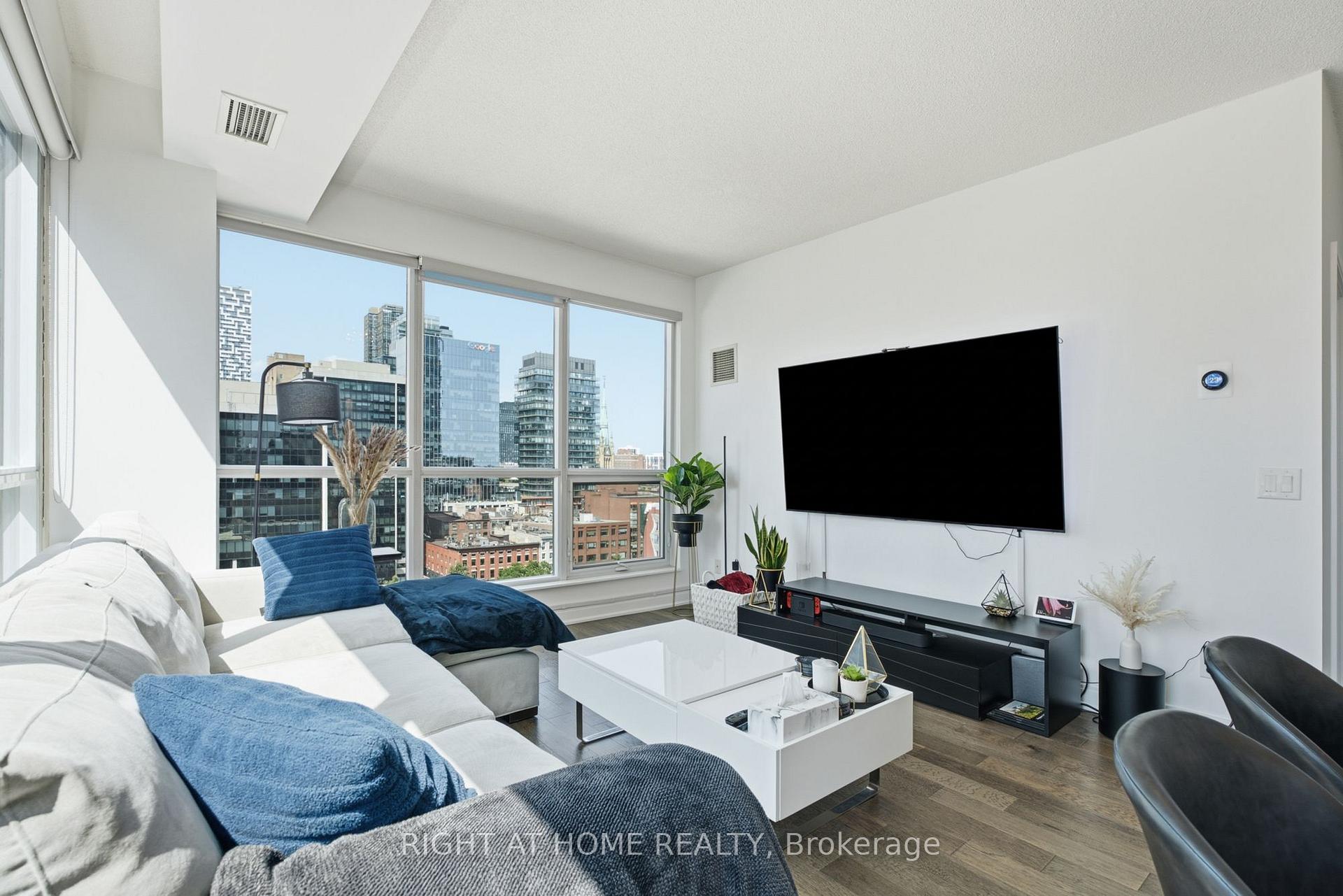 Photo 2 of Unit 1407, 1 Scott Street, Toronto, Waterfront Communities — HOMEH