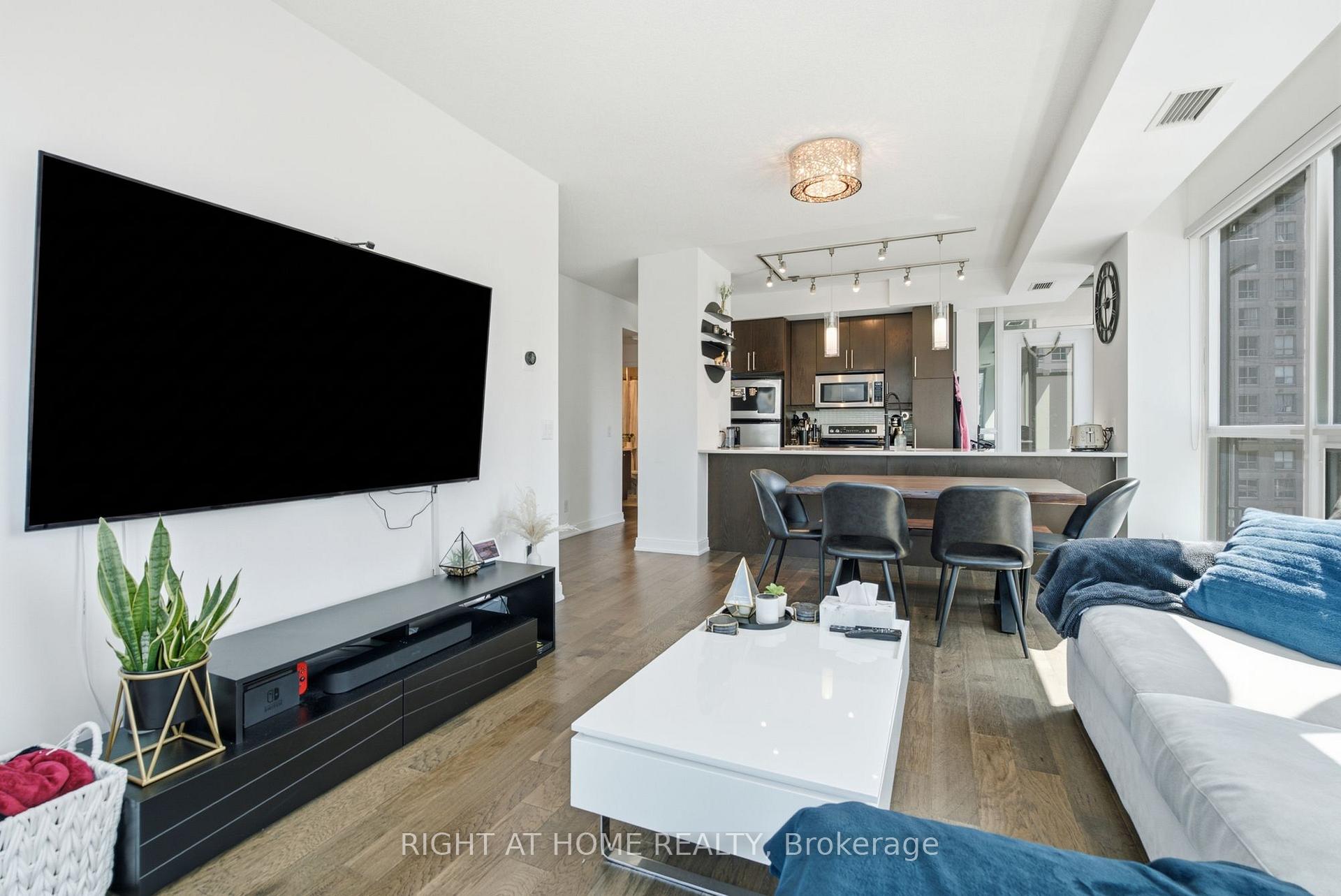 Photo 3 of Unit 1407, 1 Scott Street, Toronto, Waterfront Communities — HOMEH