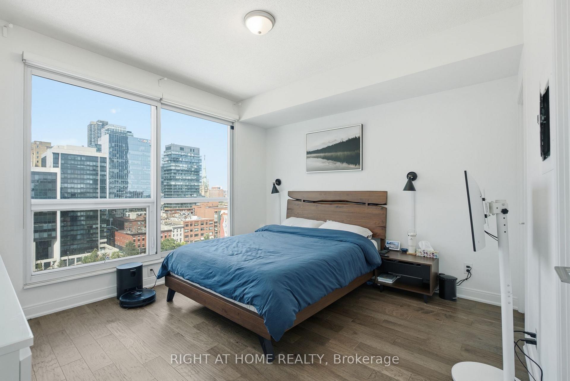 Photo 14 of Unit 1407, 1 Scott Street, Toronto, Waterfront Communities — HOMEH