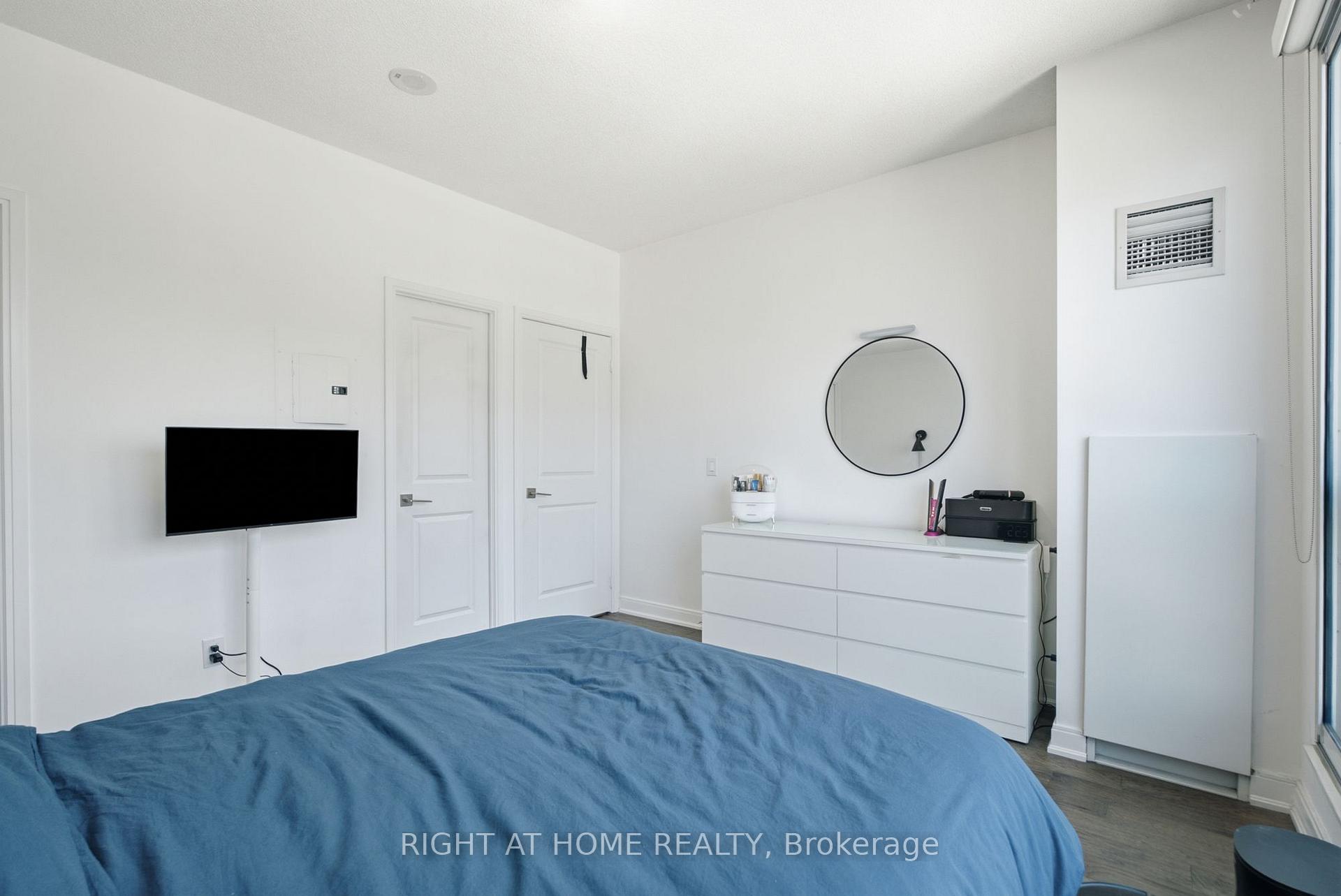 Photo 16 of Unit 1407, 1 Scott Street, Toronto, Waterfront Communities — HOMEH