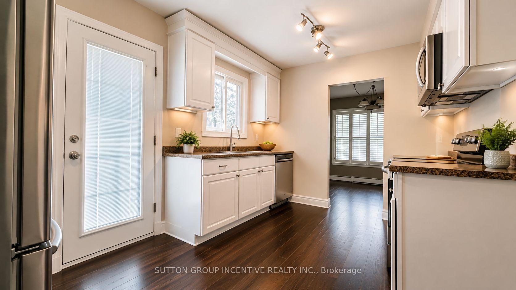 Photo 10 of 35 Davies Crescent, Barrie, Grove East — HOMEH