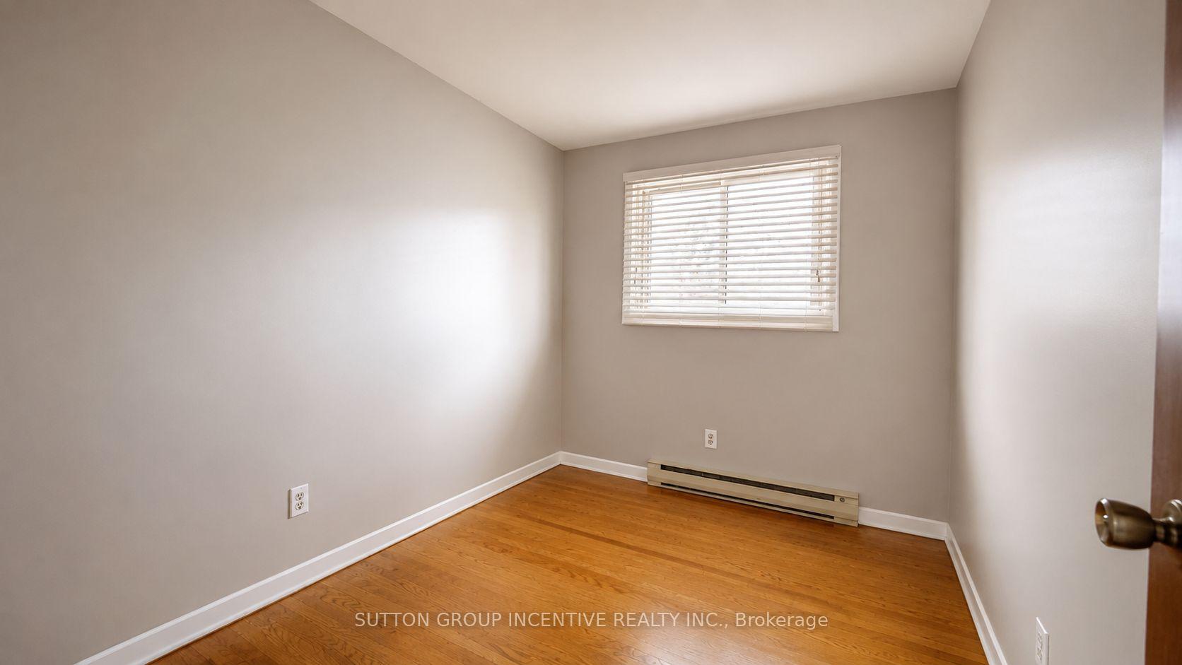 Photo 13 of 35 Davies Crescent, Barrie, Grove East — HOMEH