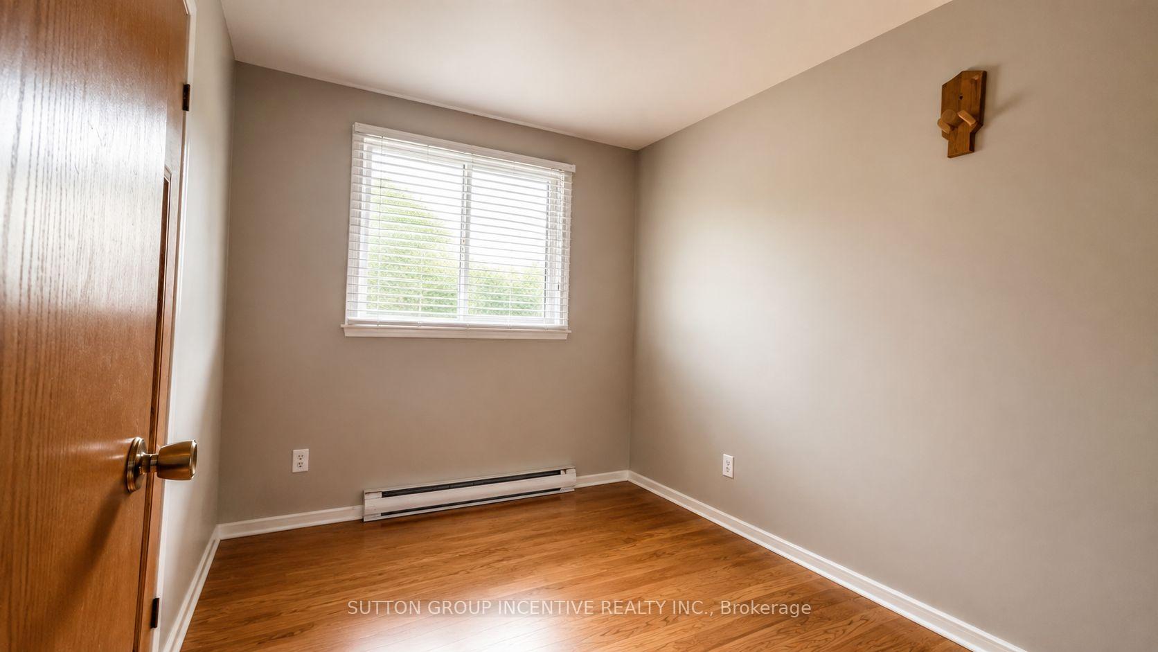 Photo 15 of 35 Davies Crescent, Barrie, Grove East — HOMEH