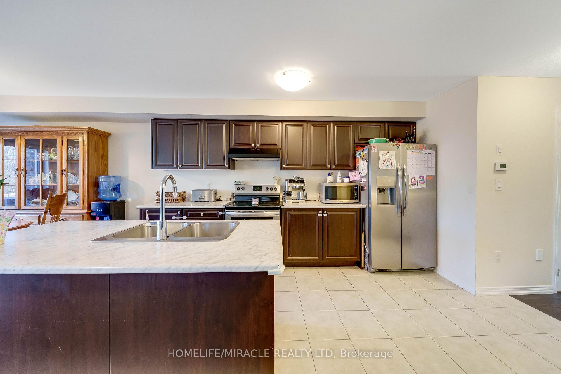Photo 8 of 96 Esther Crescent S, Thorold, Hurricane/Merrittville — HOMEH