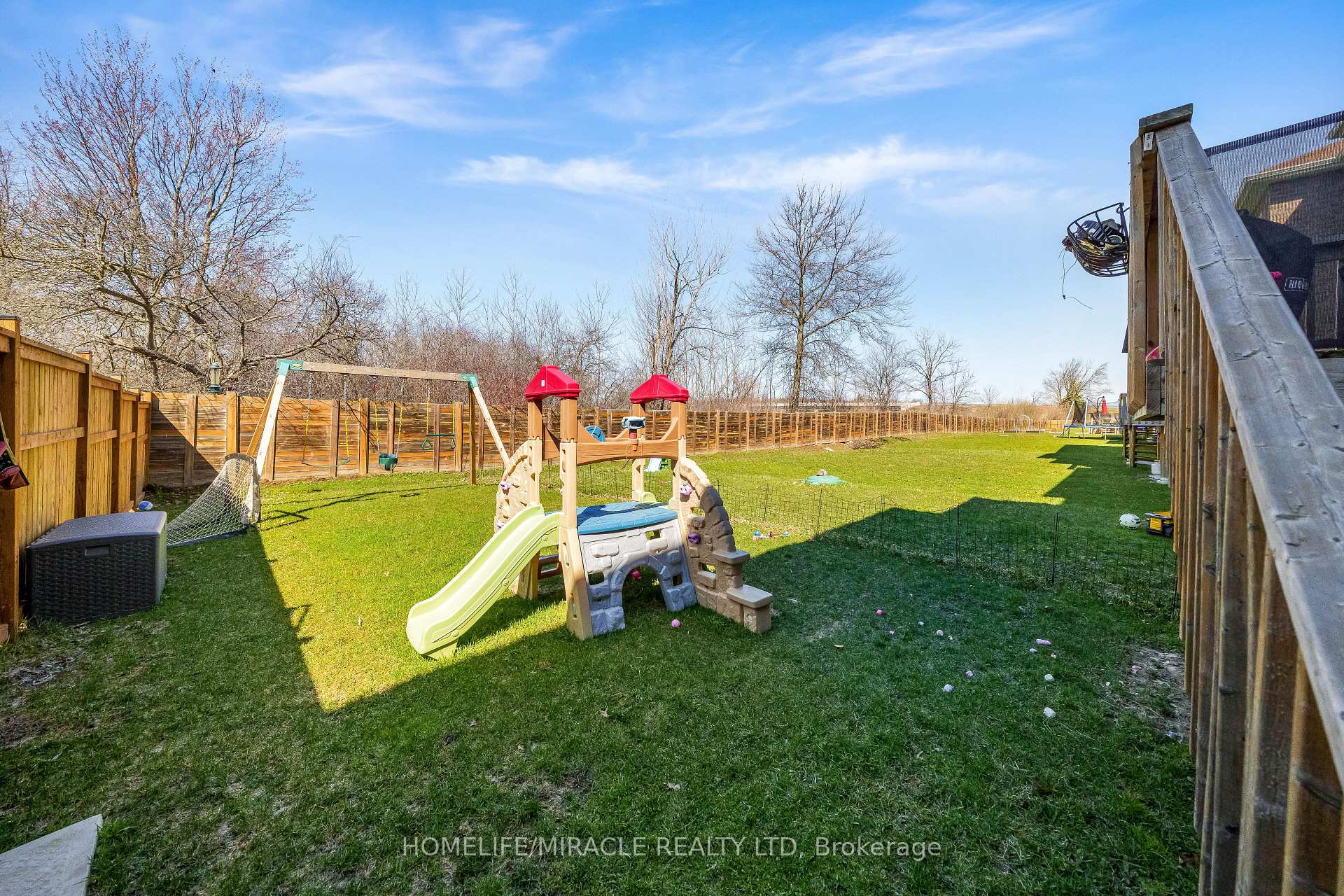 Photo 16 of 96 Esther Crescent S, Thorold, Hurricane/Merrittville — HOMEH
